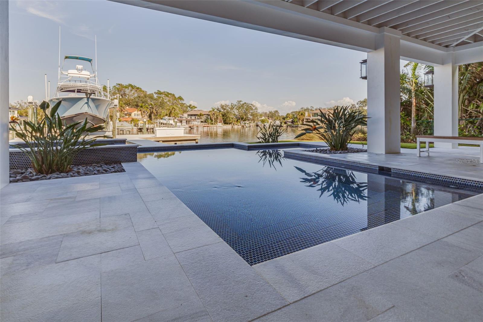 721 BRIGHTWATERS BLVD NE, ST PETERSBURG, FL, 33704