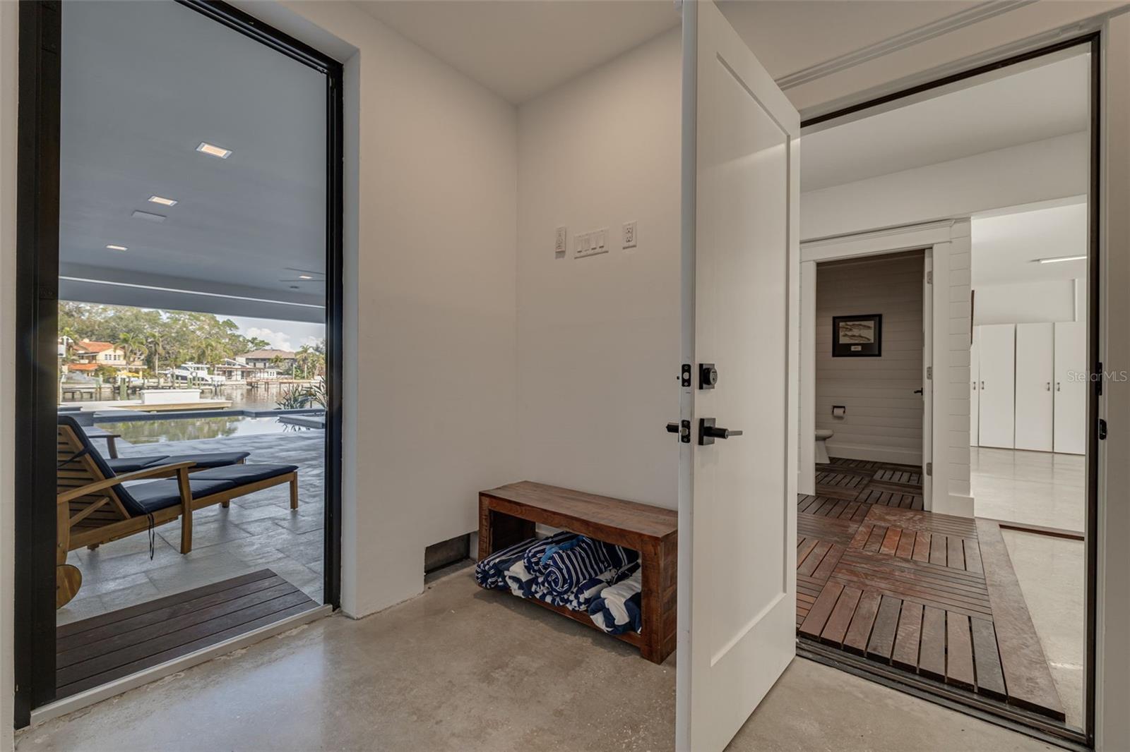 721 BRIGHTWATERS BLVD NE, ST PETERSBURG, FL, 33704