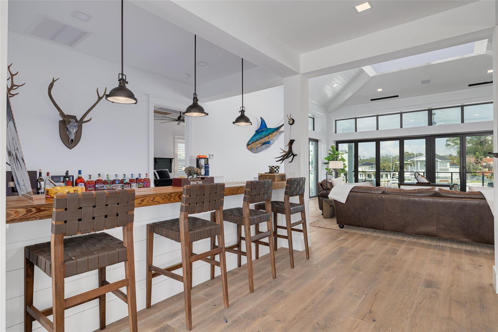 721 BRIGHTWATERS BLVD NE, ST PETERSBURG, FL, 33704