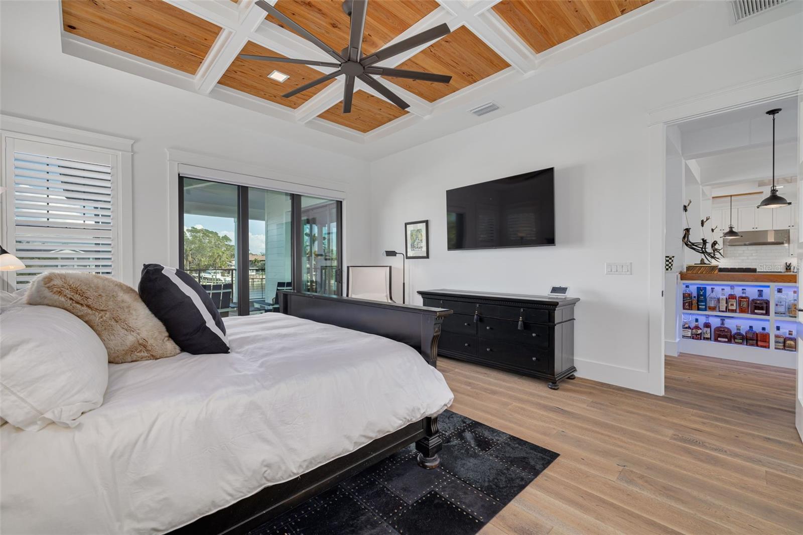 721 BRIGHTWATERS BLVD NE, ST PETERSBURG, FL, 33704