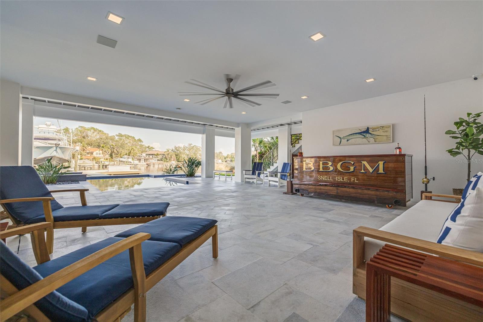 721 BRIGHTWATERS BLVD NE, ST PETERSBURG, FL, 33704