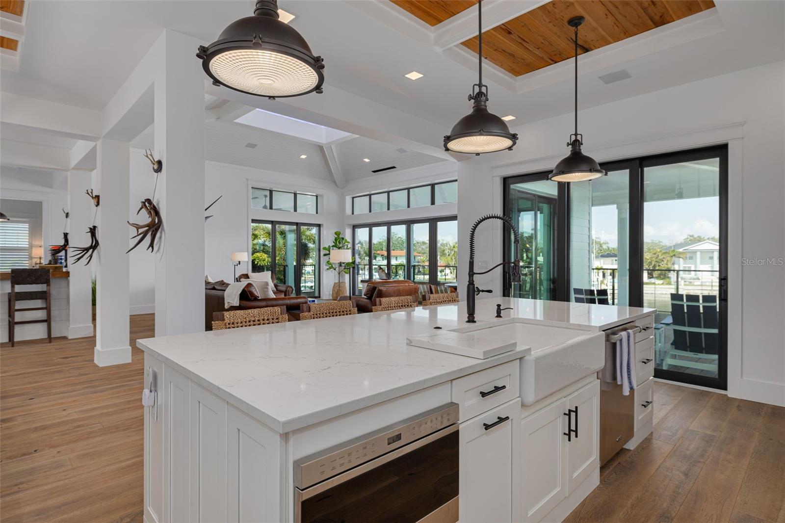 721 BRIGHTWATERS BLVD NE, ST PETERSBURG, FL, 33704