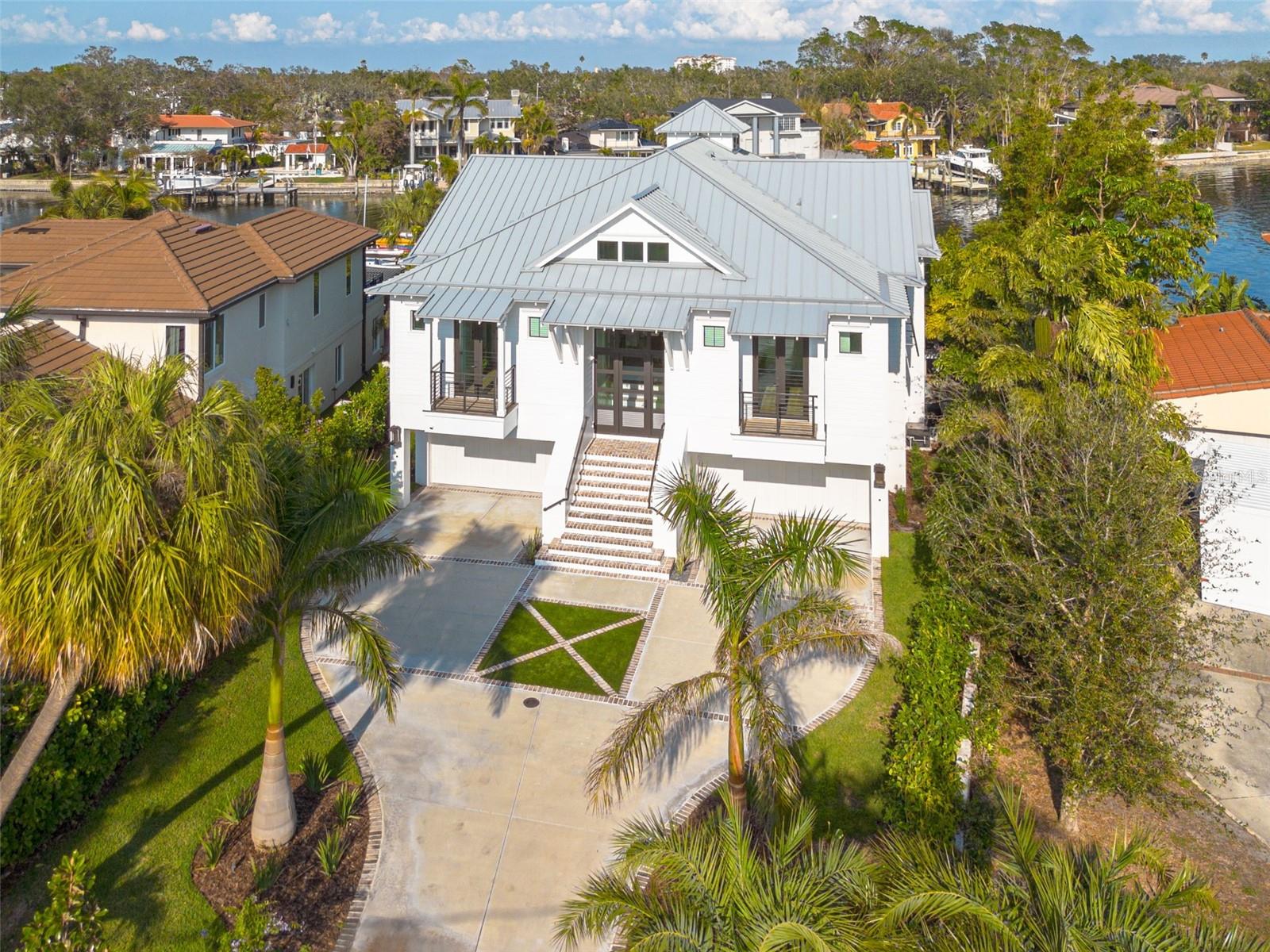 721 BRIGHTWATERS BLVD NE, ST PETERSBURG, FL, 33704