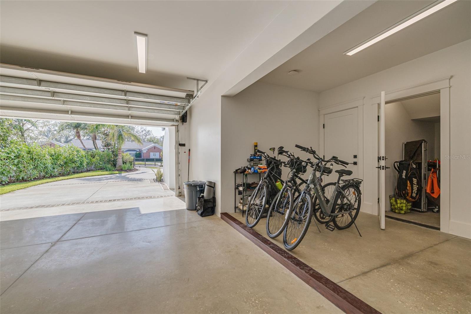 721 BRIGHTWATERS BLVD NE, ST PETERSBURG, FL, 33704