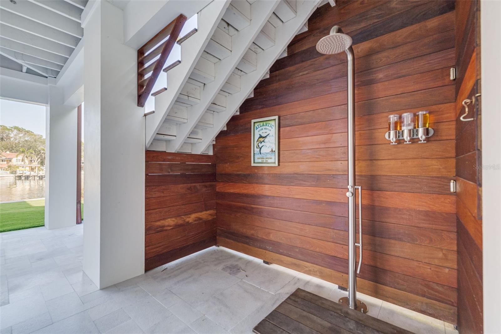 721 BRIGHTWATERS BLVD NE, ST PETERSBURG, FL, 33704