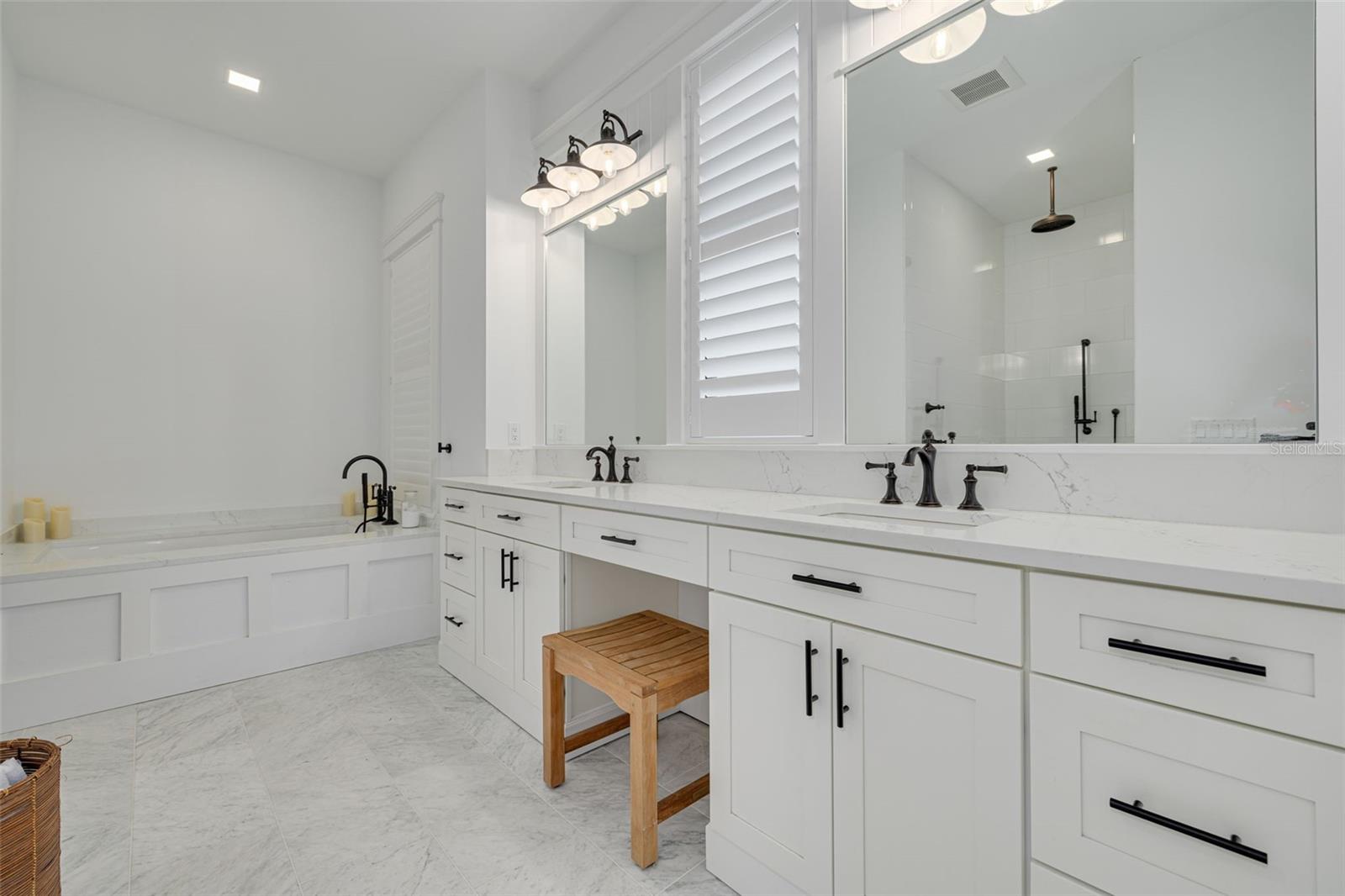 721 BRIGHTWATERS BLVD NE, ST PETERSBURG, FL, 33704