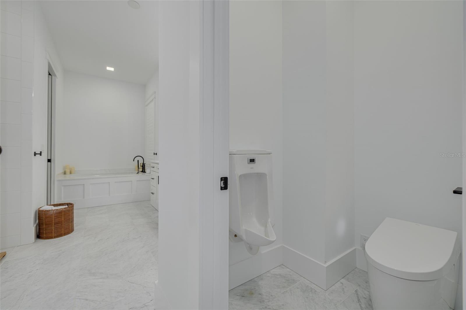 721 BRIGHTWATERS BLVD NE, ST PETERSBURG, FL, 33704