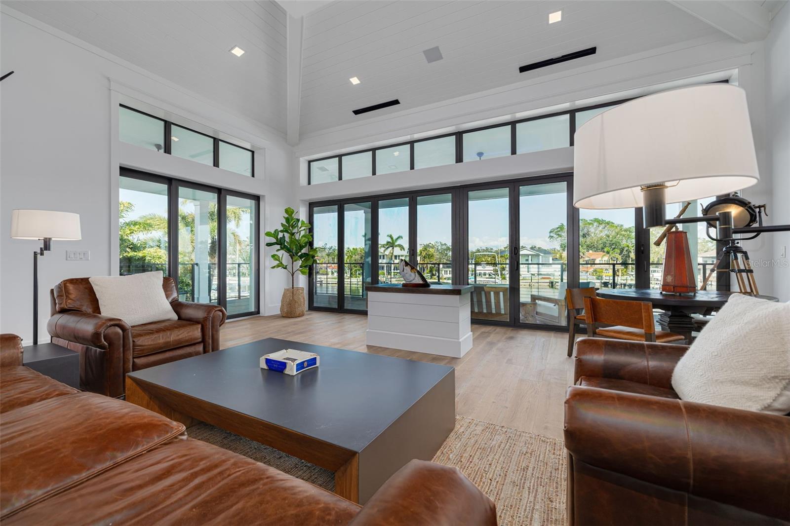 721 BRIGHTWATERS BLVD NE, ST PETERSBURG, FL, 33704