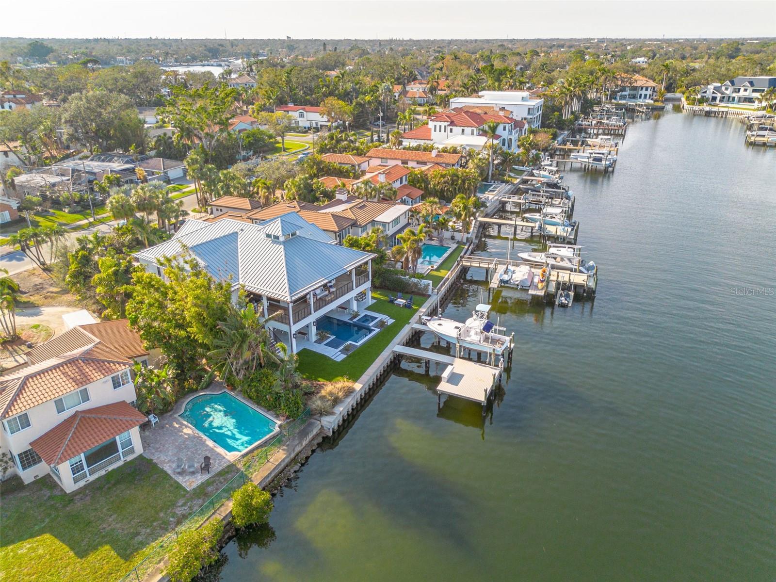 721 BRIGHTWATERS BLVD NE, ST PETERSBURG, FL, 33704