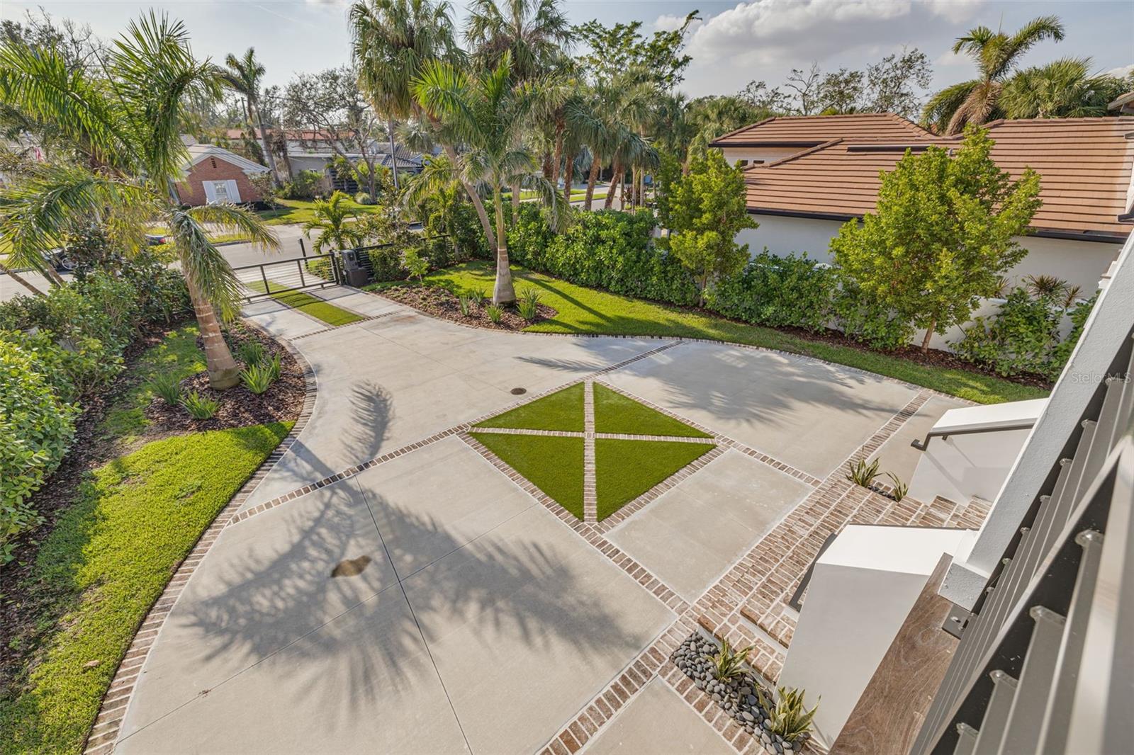 721 BRIGHTWATERS BLVD NE, ST PETERSBURG, FL, 33704