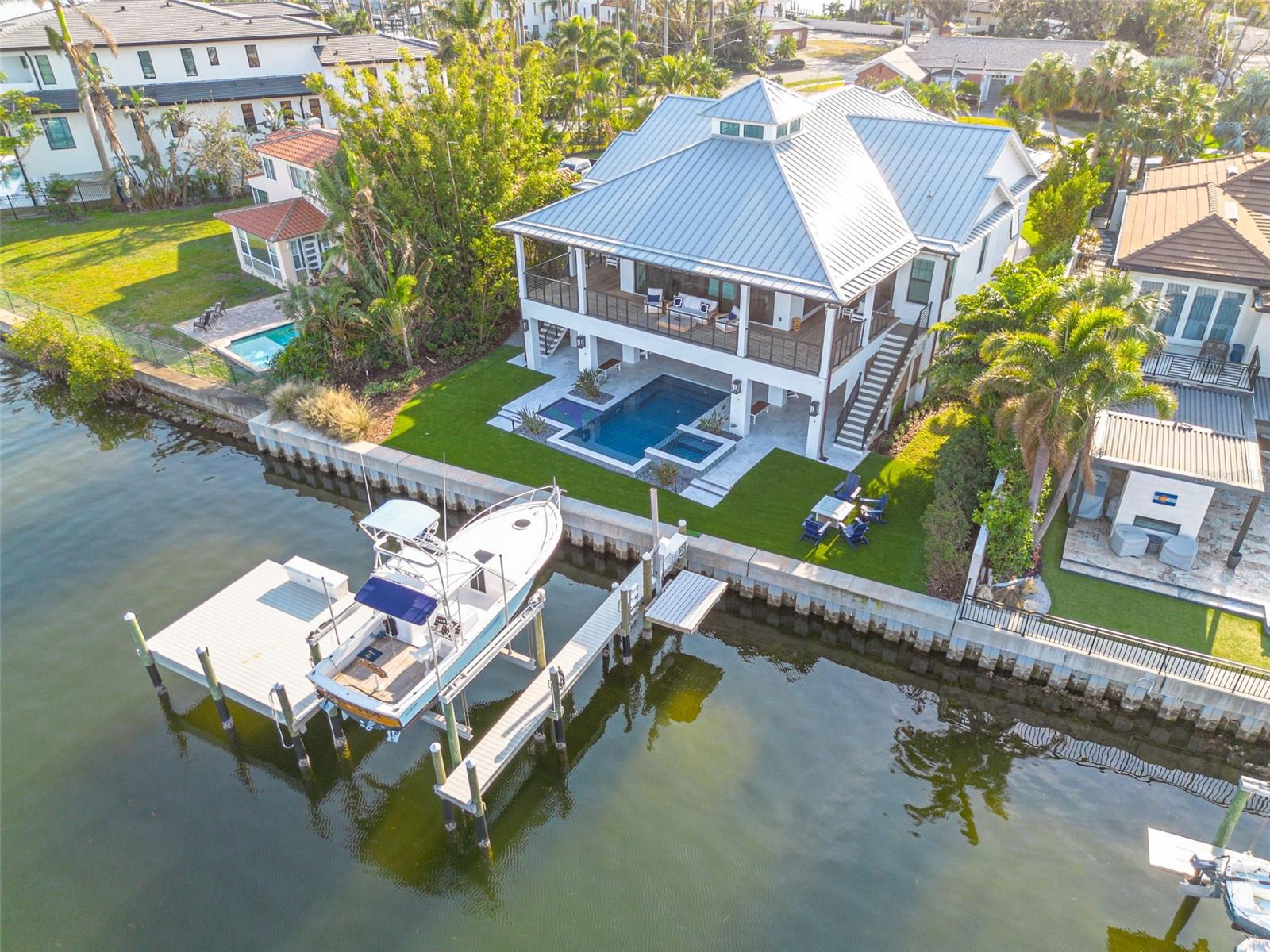 721 BRIGHTWATERS BLVD NE, ST PETERSBURG, FL, 33704