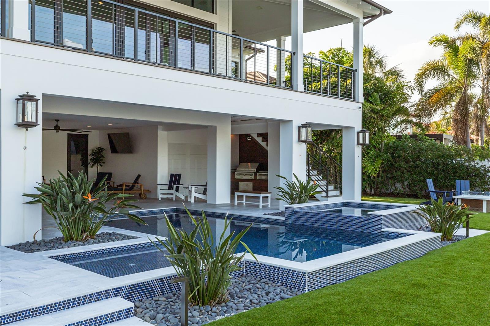 721 BRIGHTWATERS BLVD NE, ST PETERSBURG, FL, 33704