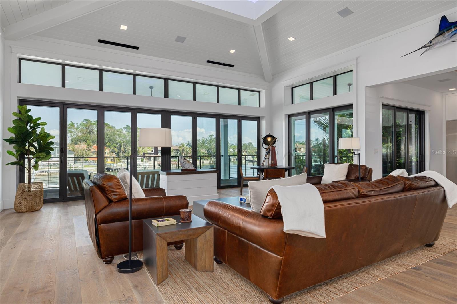 721 BRIGHTWATERS BLVD NE, ST PETERSBURG, FL, 33704