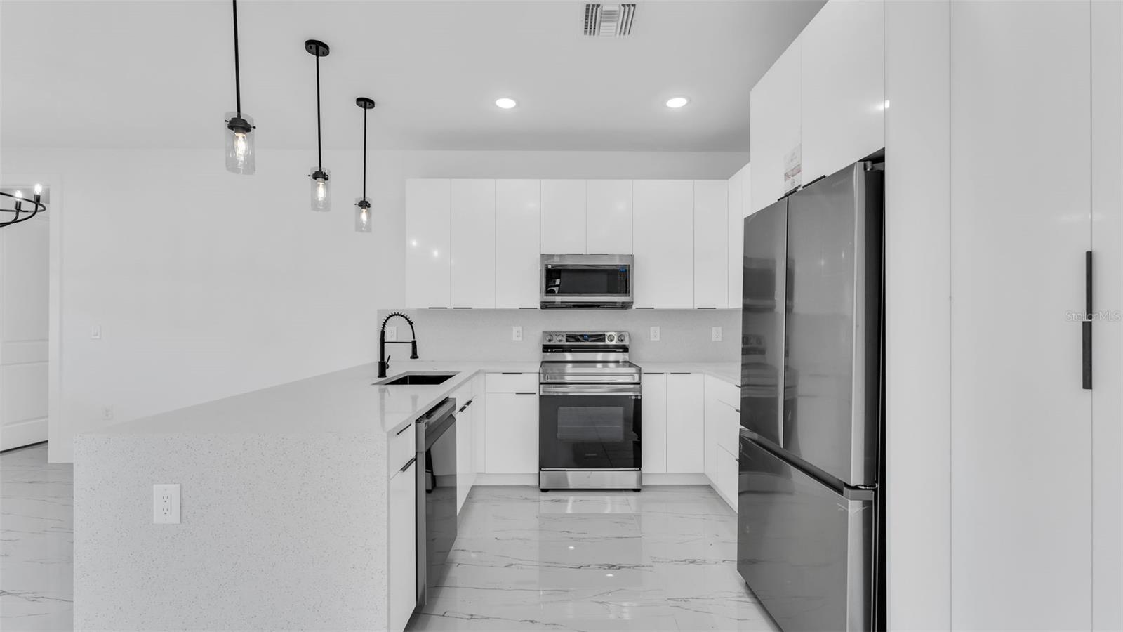 907 CHAPLIN AVE, LEHIGH ACRES, FL, 33971