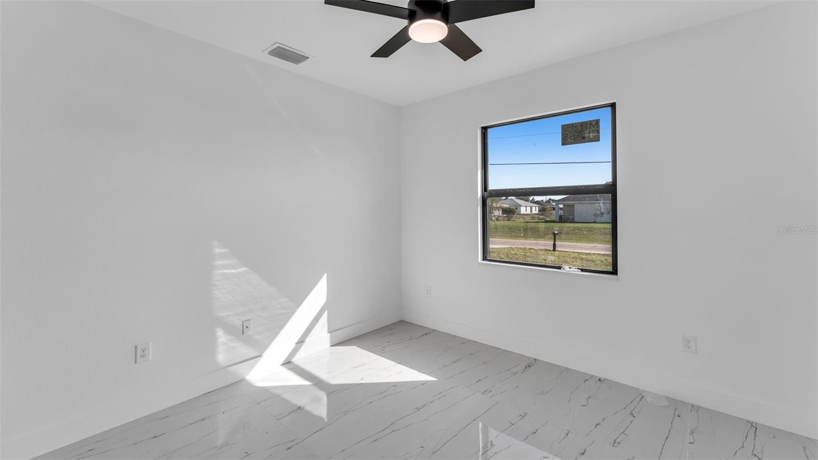907 CHAPLIN AVE, LEHIGH ACRES, FL, 33971