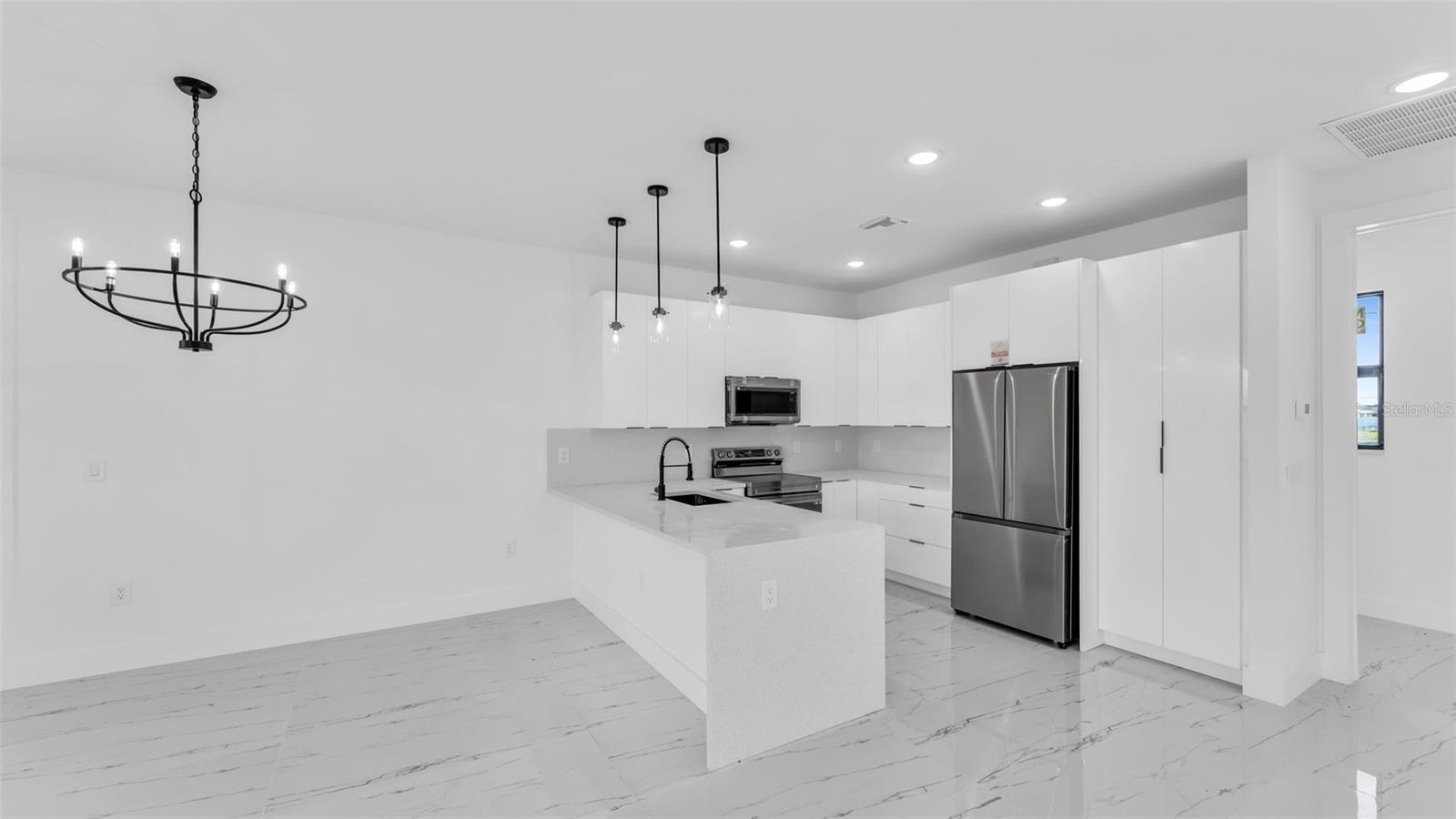 907 CHAPLIN AVE, LEHIGH ACRES, FL, 33971
