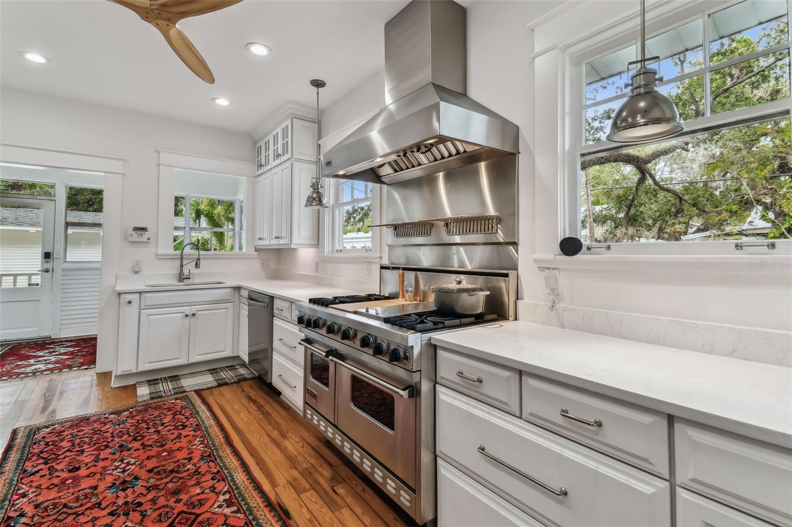 1301 S GUNBY AVE, TAMPA, FL, 33606