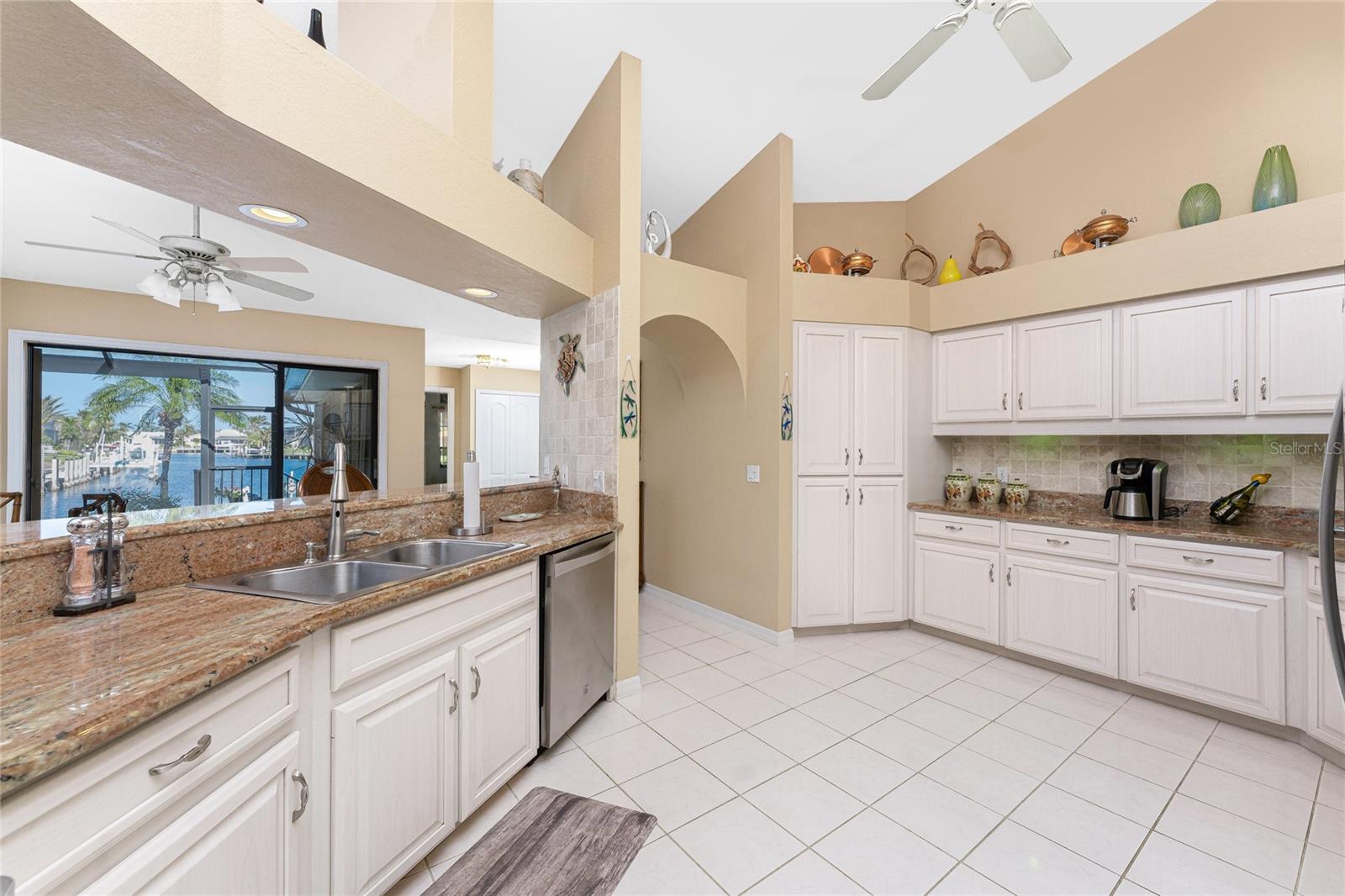 2748 SAINT THOMAS DR, PUNTA GORDA, FL, 33950