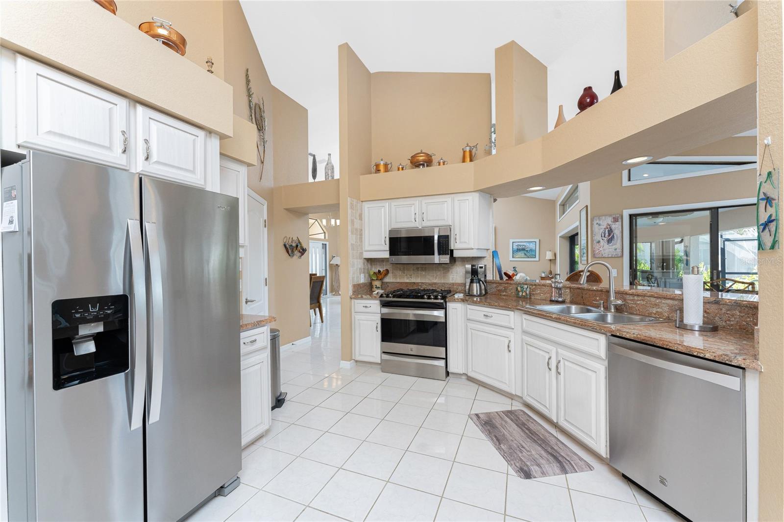 2748 SAINT THOMAS DR, PUNTA GORDA, FL, 33950