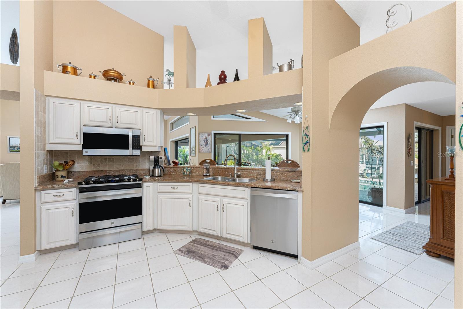 2748 SAINT THOMAS DR, PUNTA GORDA, FL, 33950