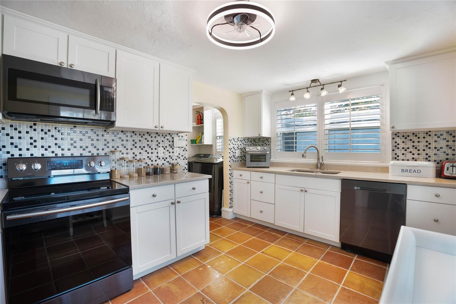 305 S HALIFAX DR, ORMOND BEACH, FL, 32176