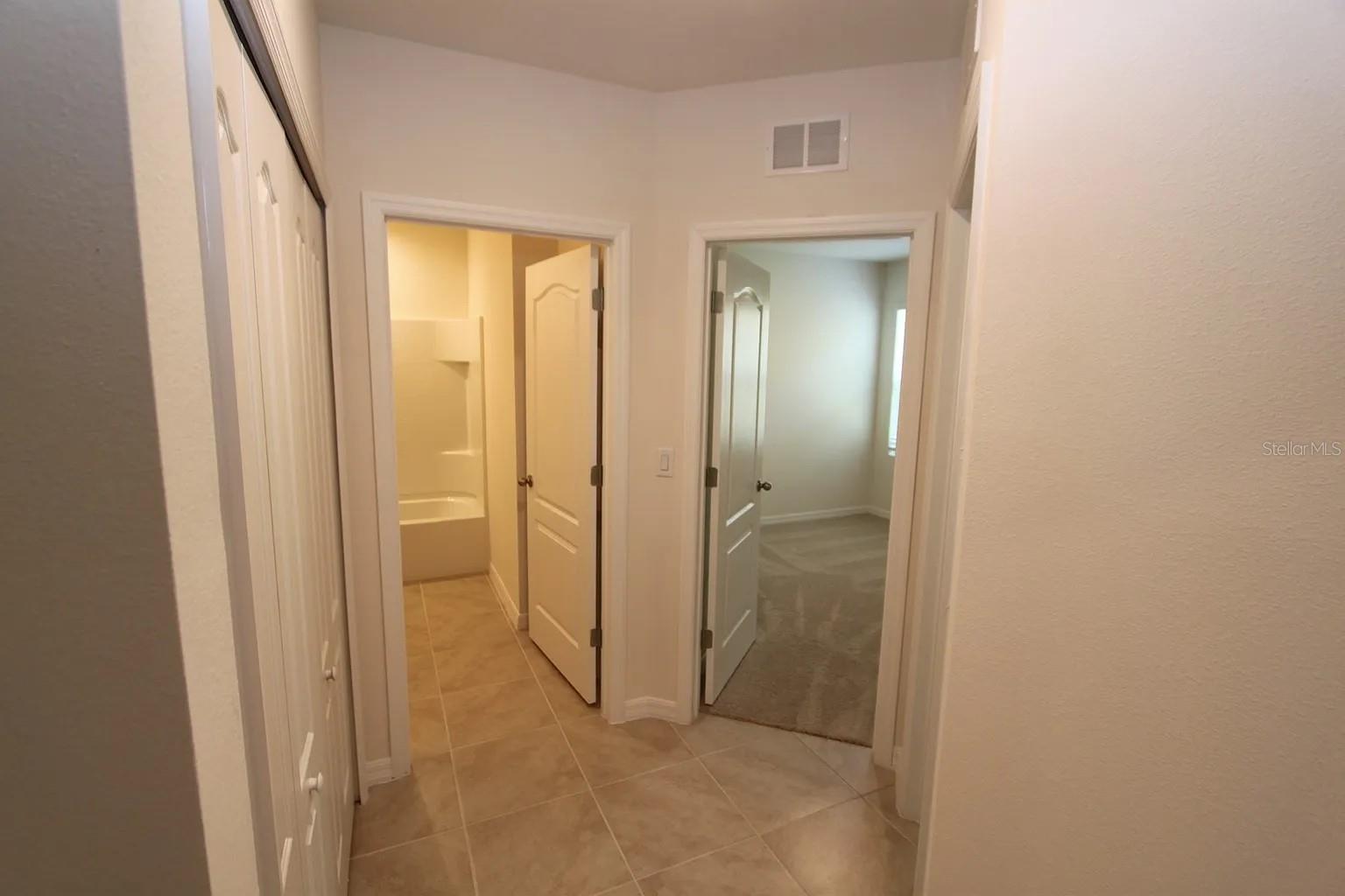 586 AUTUMN STREAM DR #1, AUBURNDALE, FL, 33823