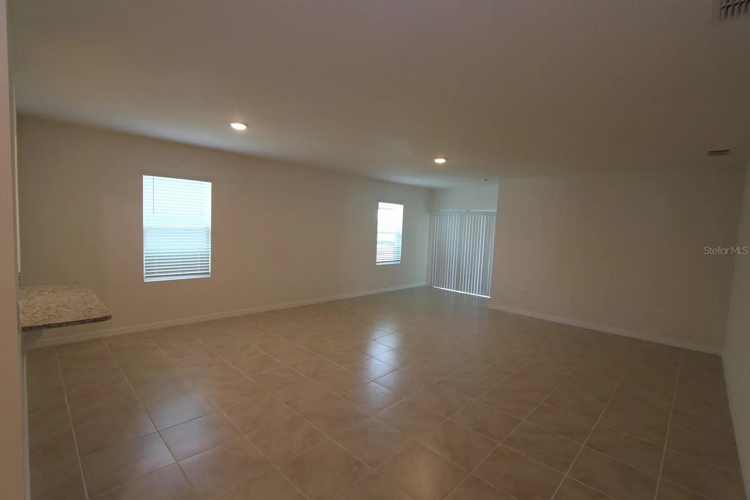 586 AUTUMN STREAM DR #1, AUBURNDALE, FL, 33823