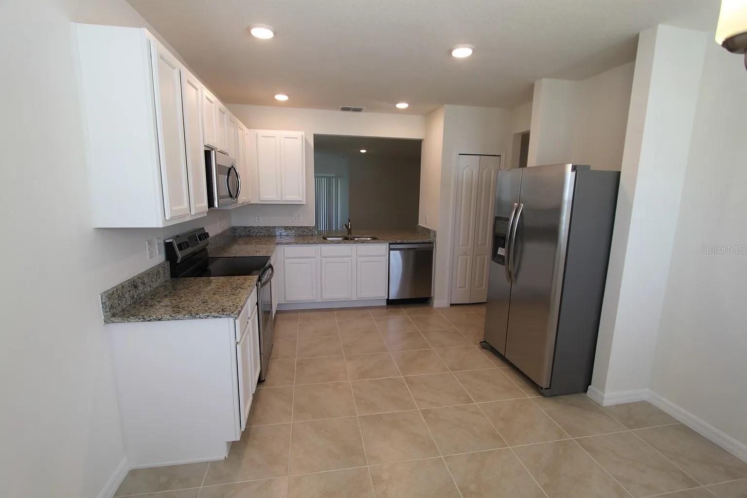 586 AUTUMN STREAM DR #1, AUBURNDALE, FL, 33823