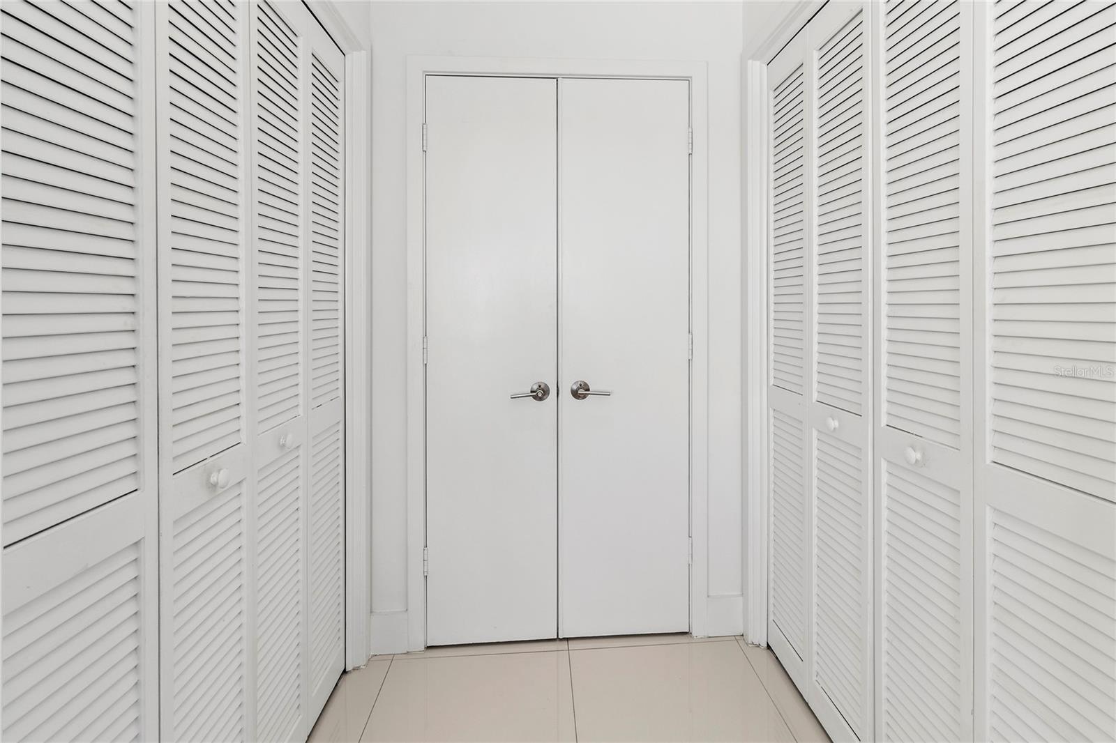 400 GOLDEN GATE PT #11, SARASOTA, FL, 34236