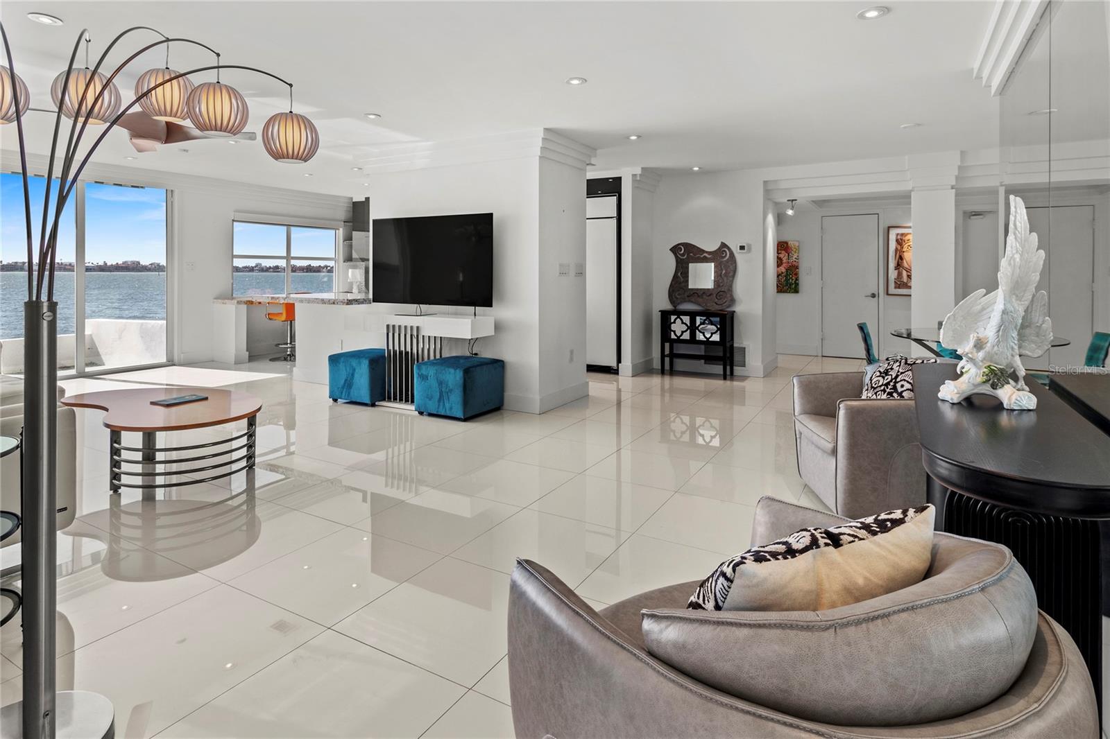 400 GOLDEN GATE PT #11, SARASOTA, FL, 34236