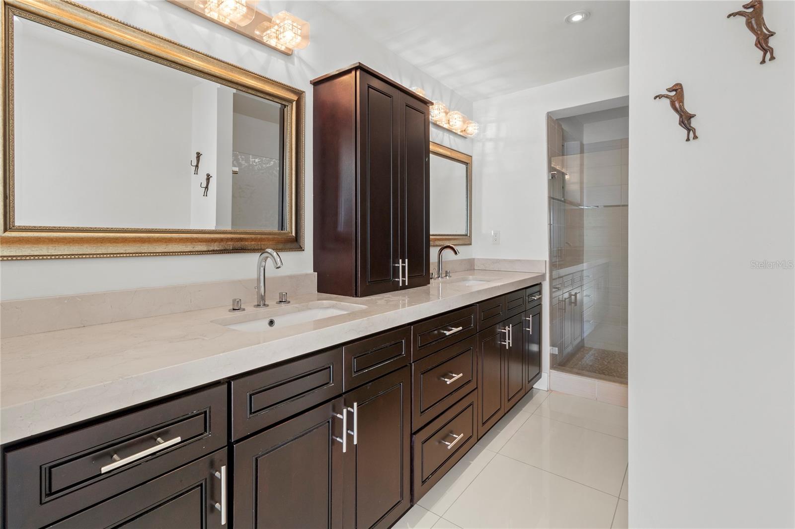 400 GOLDEN GATE PT #11, SARASOTA, FL, 34236