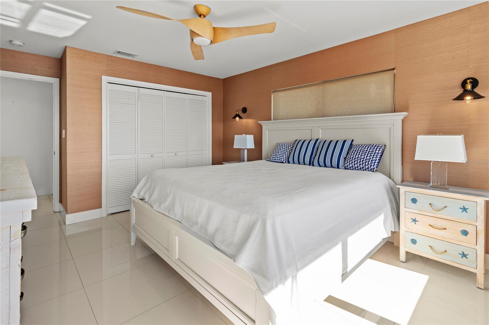 400 GOLDEN GATE PT #11, SARASOTA, FL, 34236