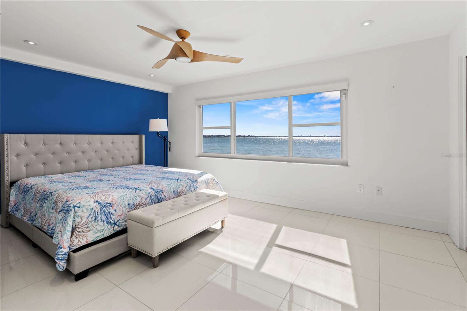 400 GOLDEN GATE PT #11, SARASOTA, FL, 34236
