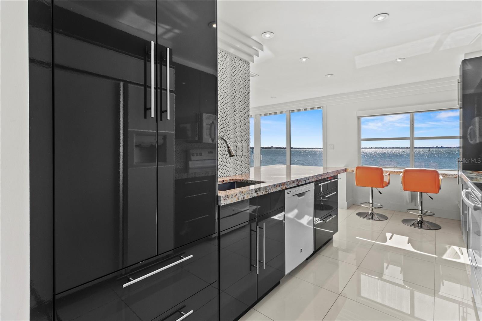 400 GOLDEN GATE PT #11, SARASOTA, FL, 34236