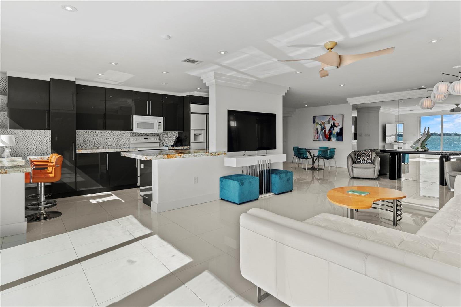 400 GOLDEN GATE PT #11, SARASOTA, FL, 34236