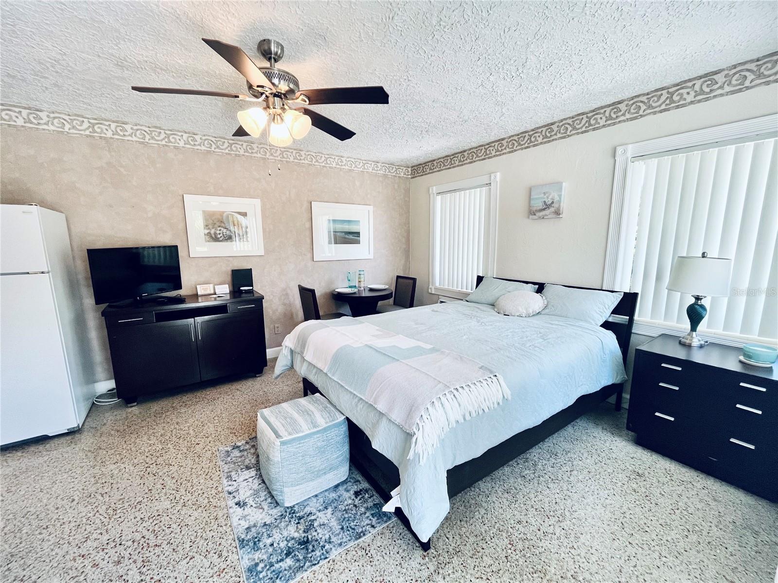 206 9TH AVE NE, ST PETERSBURG, FL, 33701