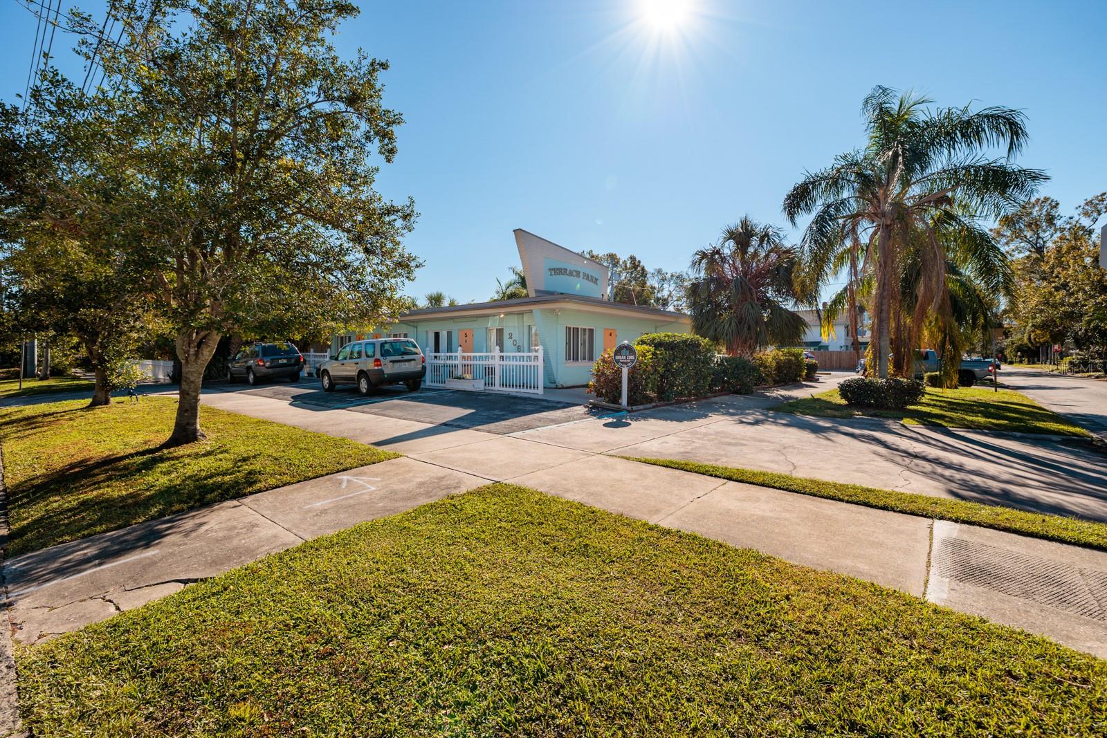 206 9TH AVE NE, ST PETERSBURG, FL, 33701