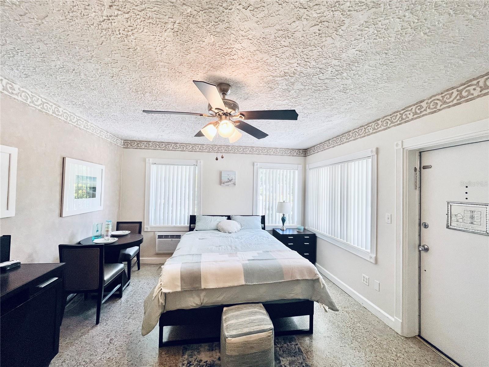 206 9TH AVE NE, ST PETERSBURG, FL, 33701