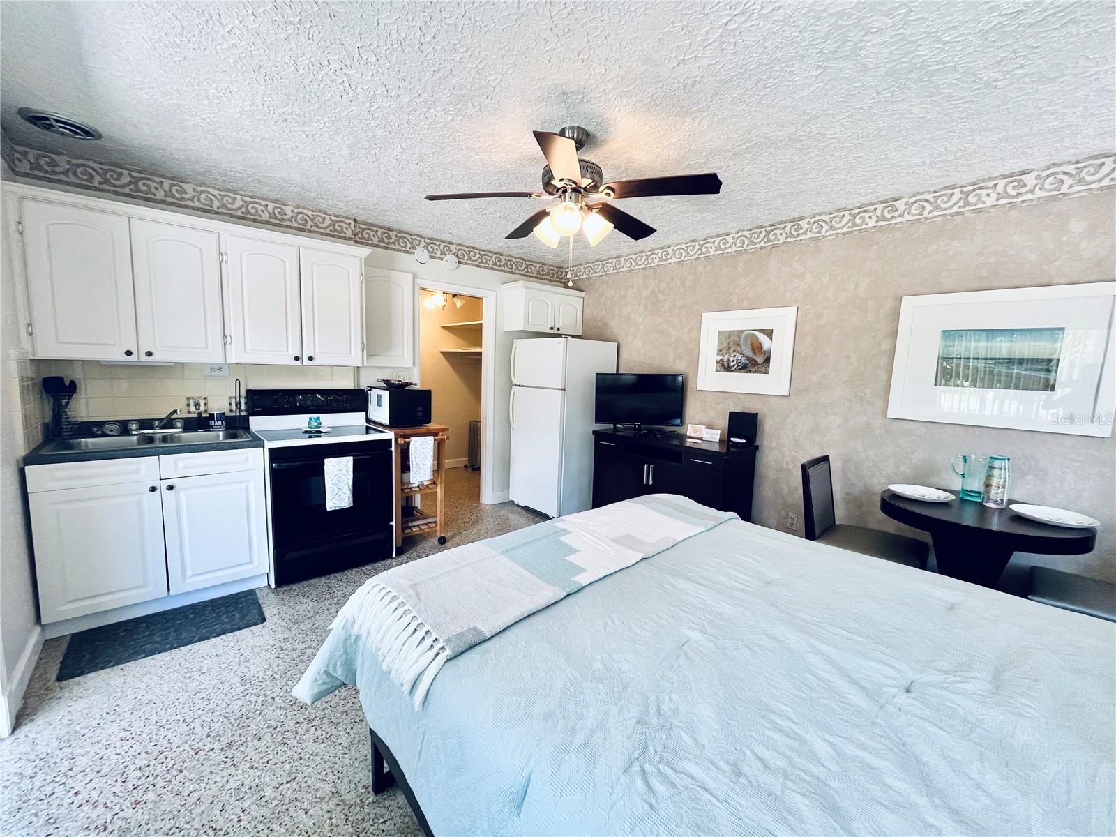 206 9TH AVE NE, ST PETERSBURG, FL, 33701
