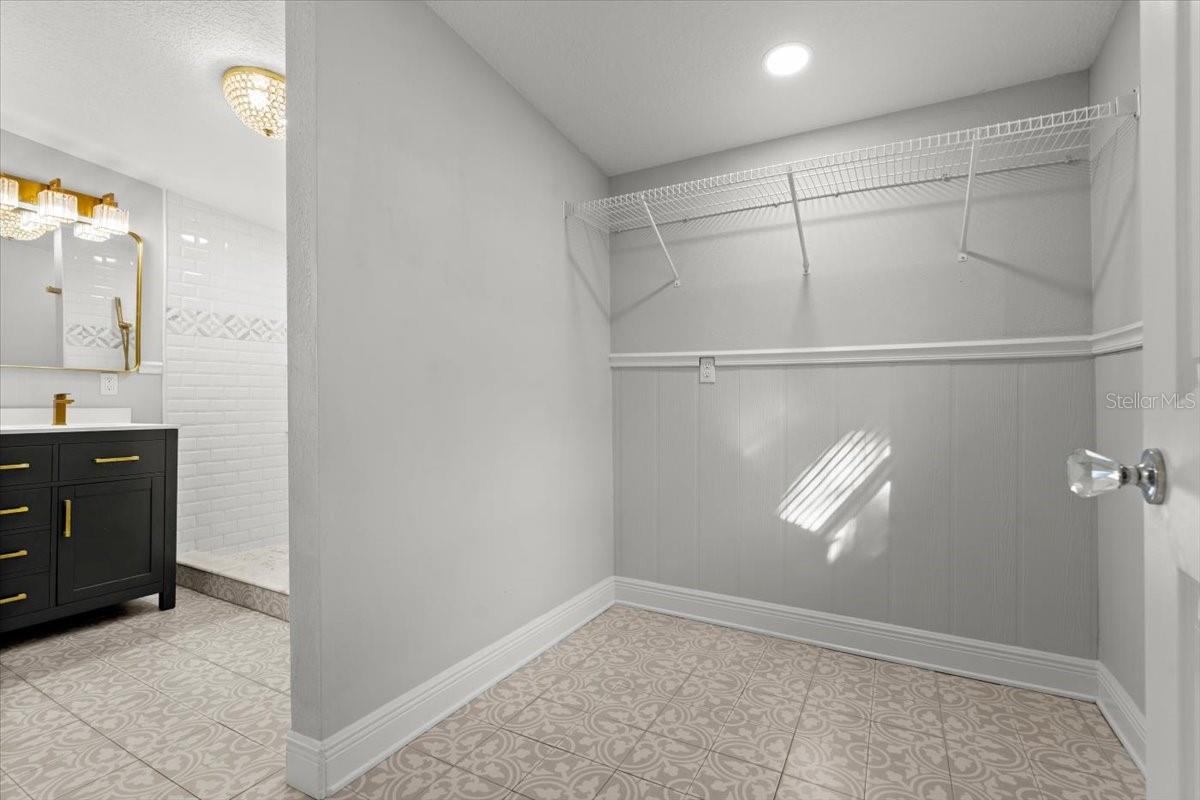 825 MAGNOLIA AVE, HOLLY HILL, FL, 32117