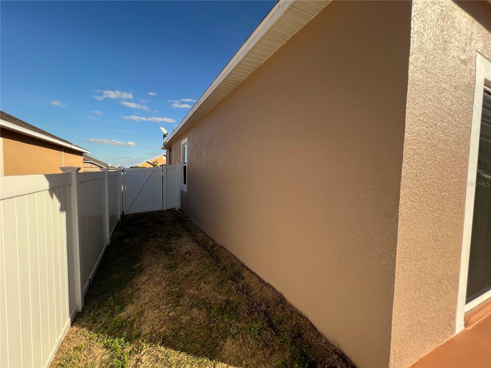 1038 SUFFRAGETTE CIR, HAINES CITY, FL, 33844