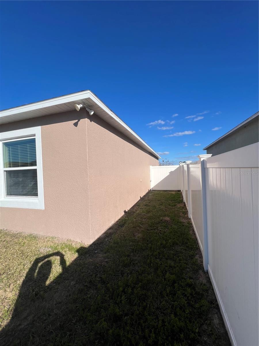 1038 SUFFRAGETTE CIR, HAINES CITY, FL, 33844