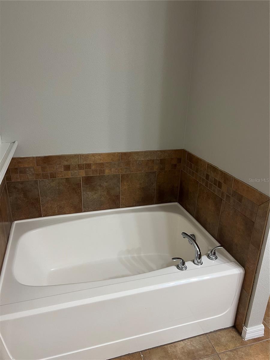 1038 SUFFRAGETTE CIR, HAINES CITY, FL, 33844