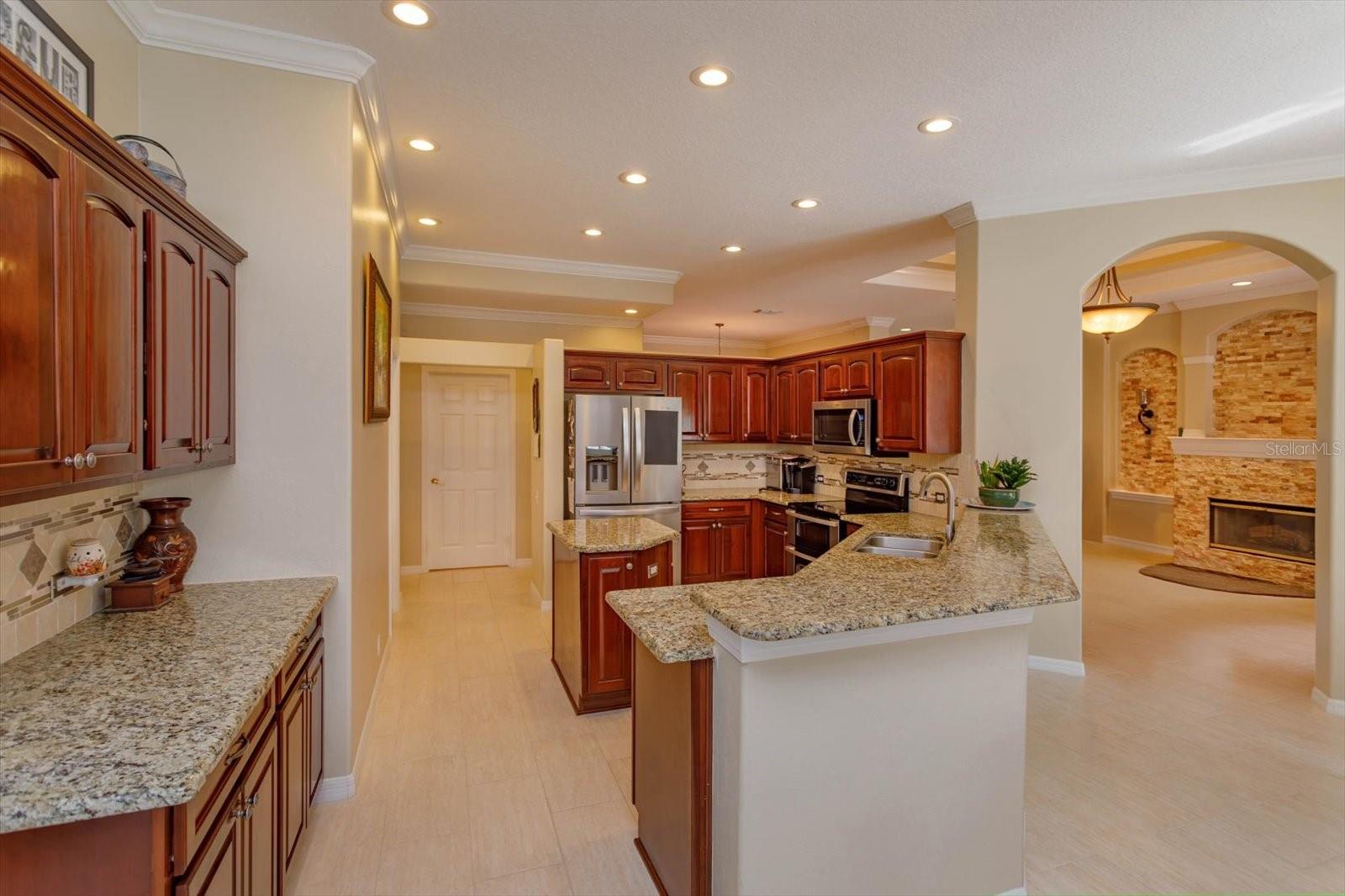 812 EDGEFOREST TER, SANFORD, FL, 32771