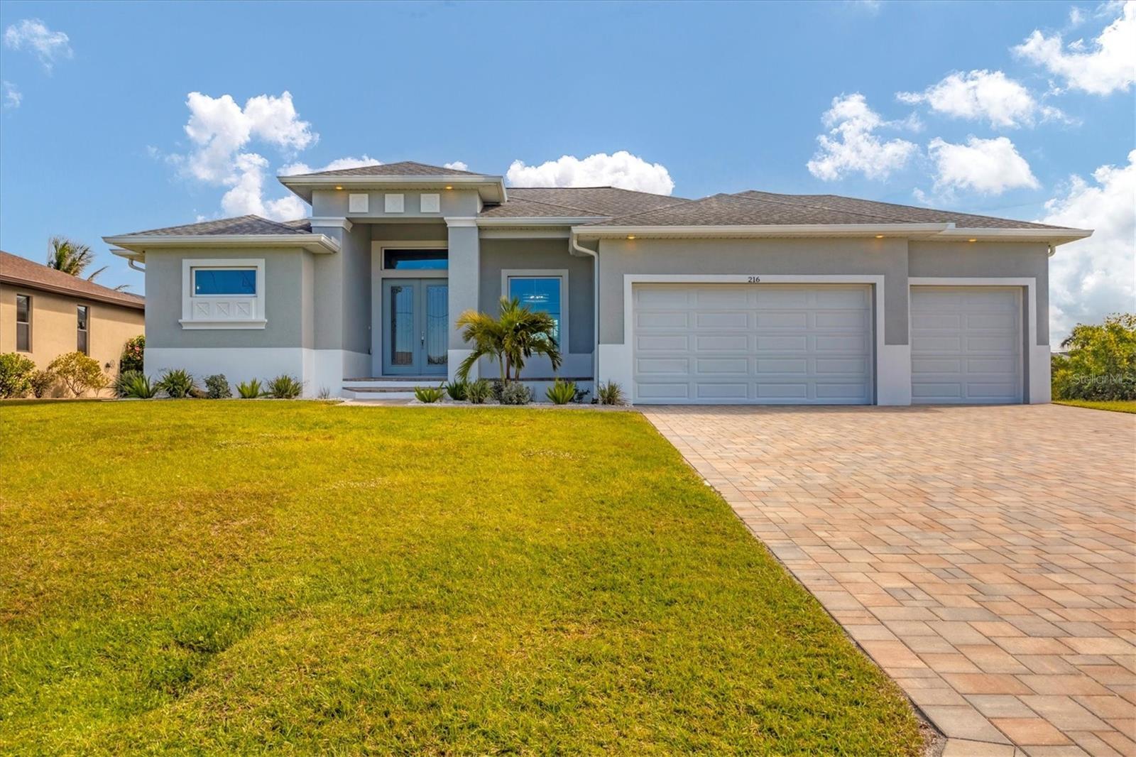 216 W PINE VALLEY LN, ROTONDA WEST, FL, 33947
