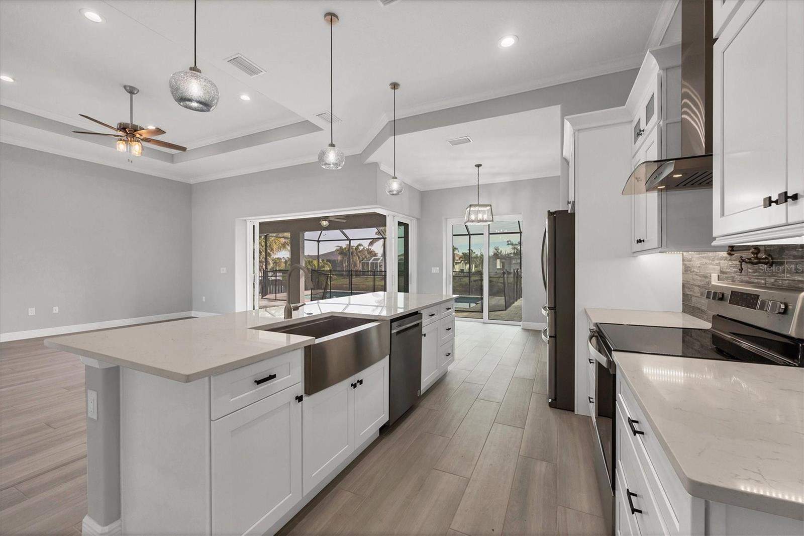 216 W PINE VALLEY LN, ROTONDA WEST, FL, 33947