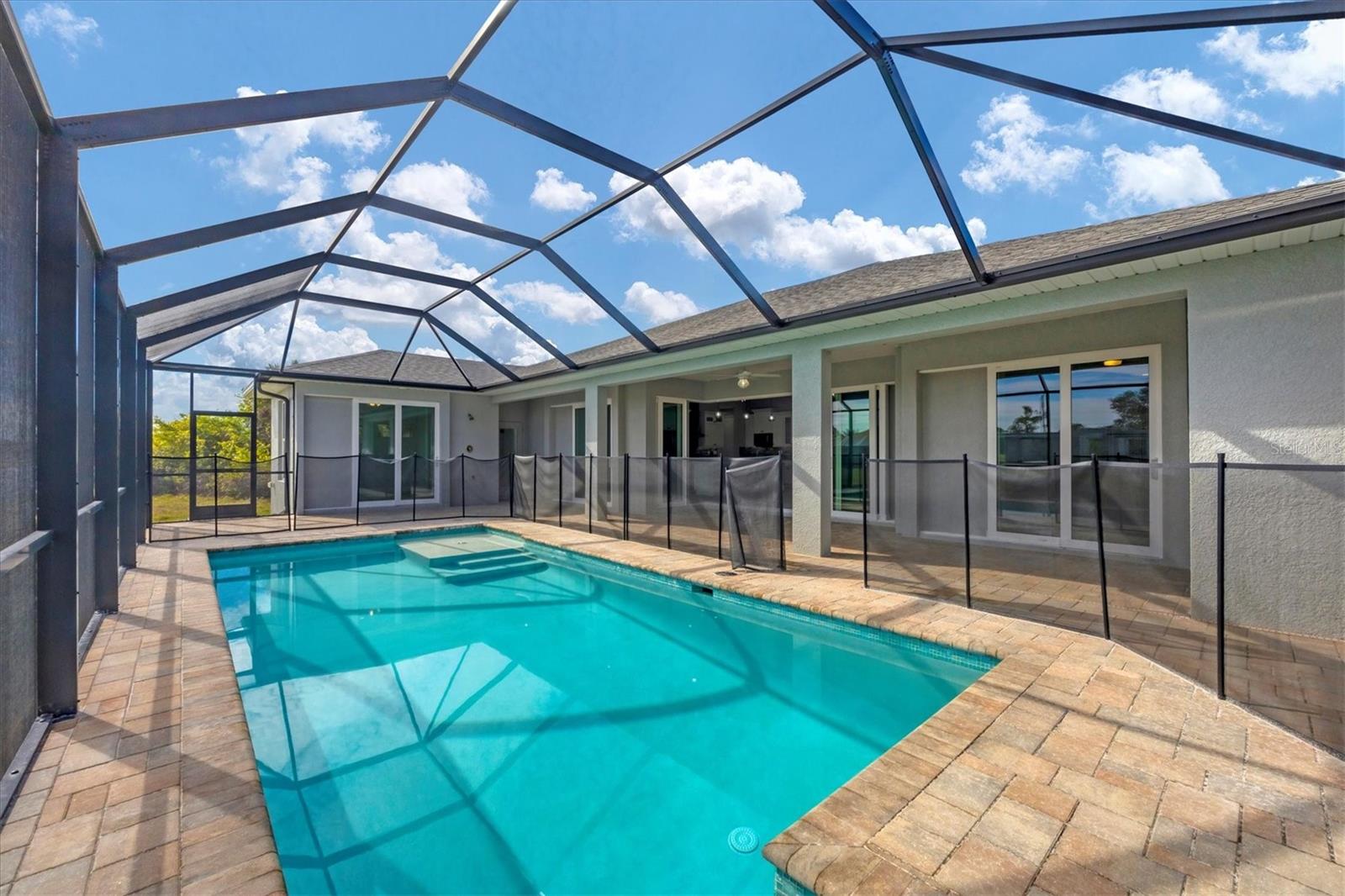 216 W PINE VALLEY LN, ROTONDA WEST, FL, 33947