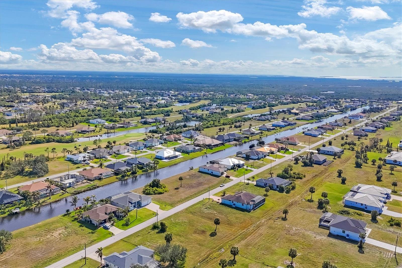 216 W PINE VALLEY LN, ROTONDA WEST, FL, 33947
