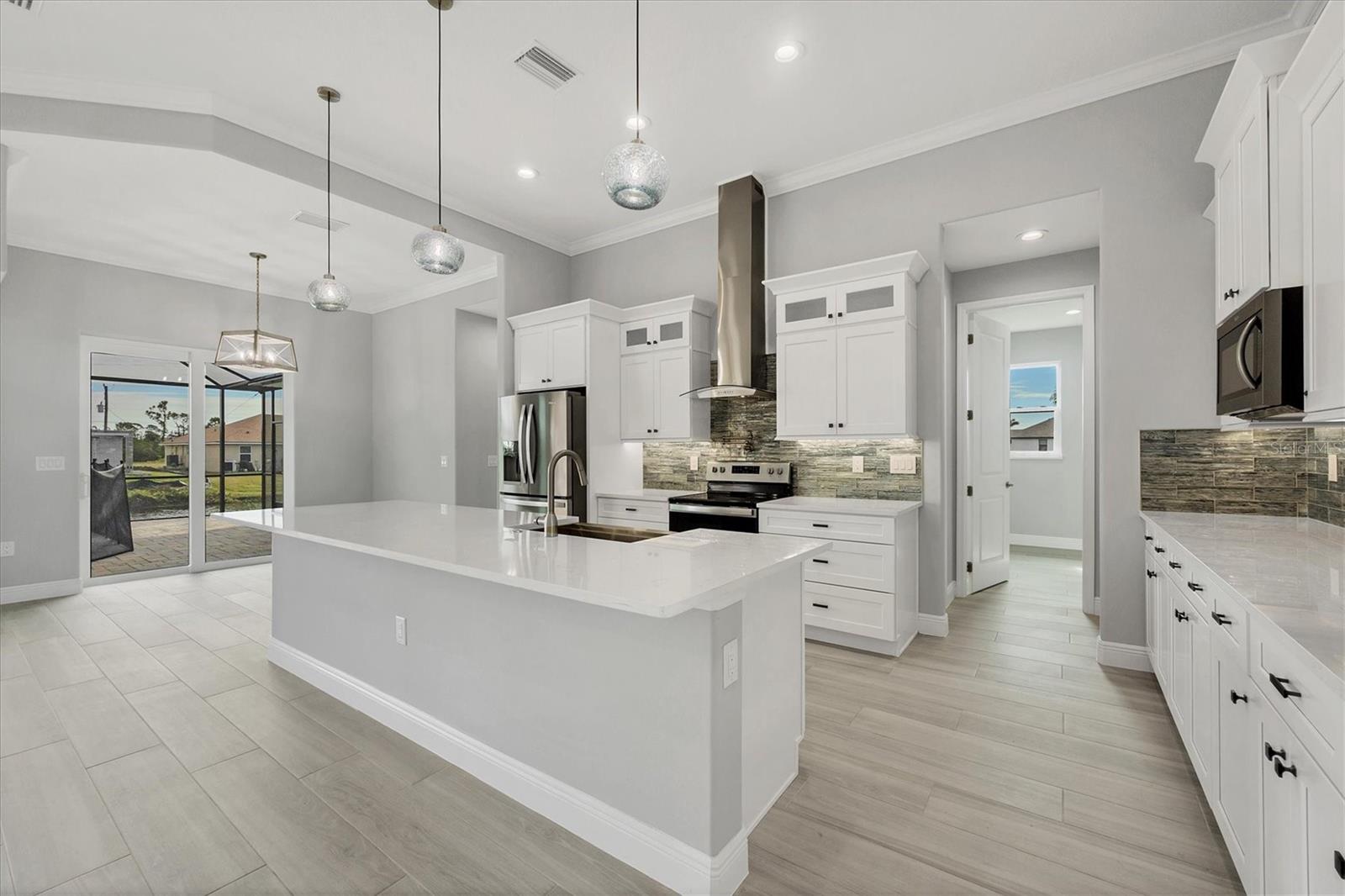 216 W PINE VALLEY LN, ROTONDA WEST, FL, 33947