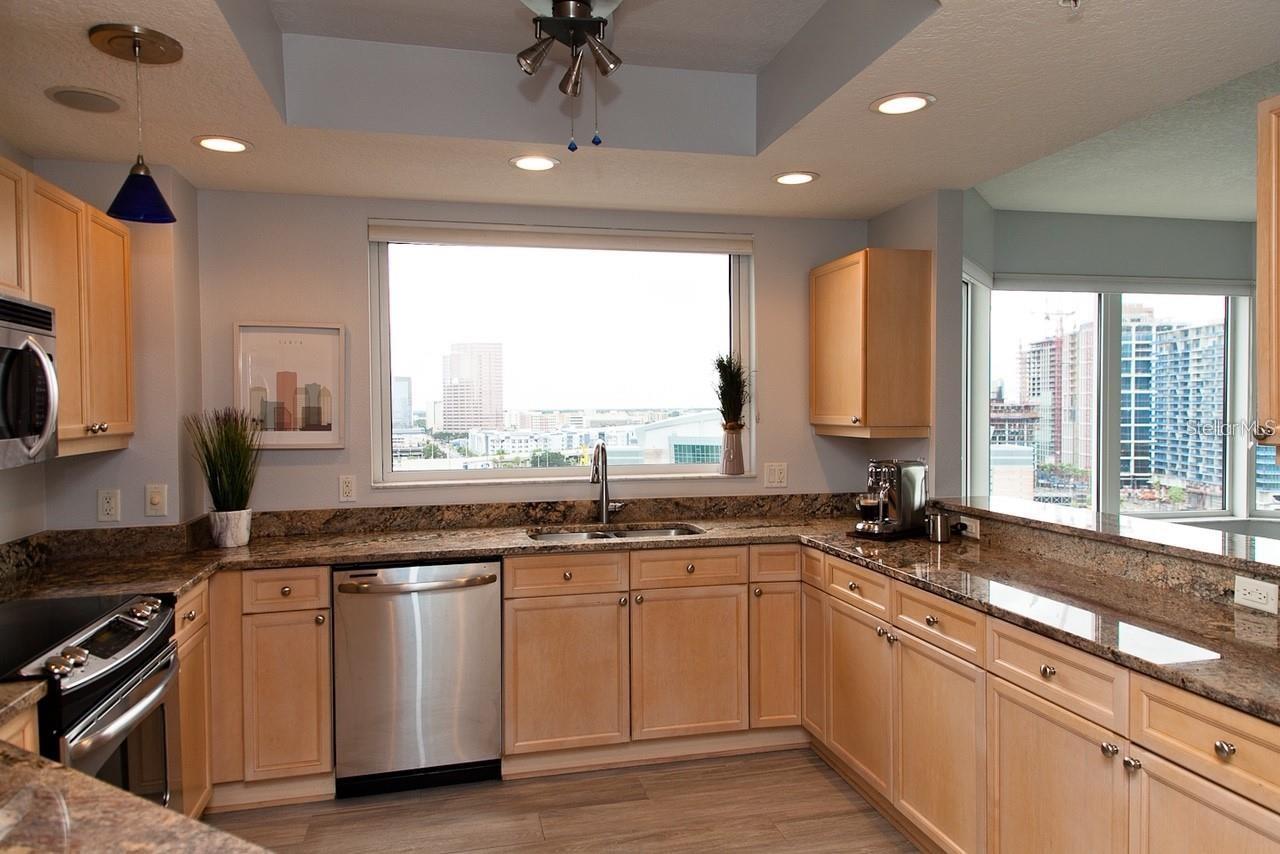 371 CHANNELSIDE WALK WAY #1401, TAMPA, FL, 33602